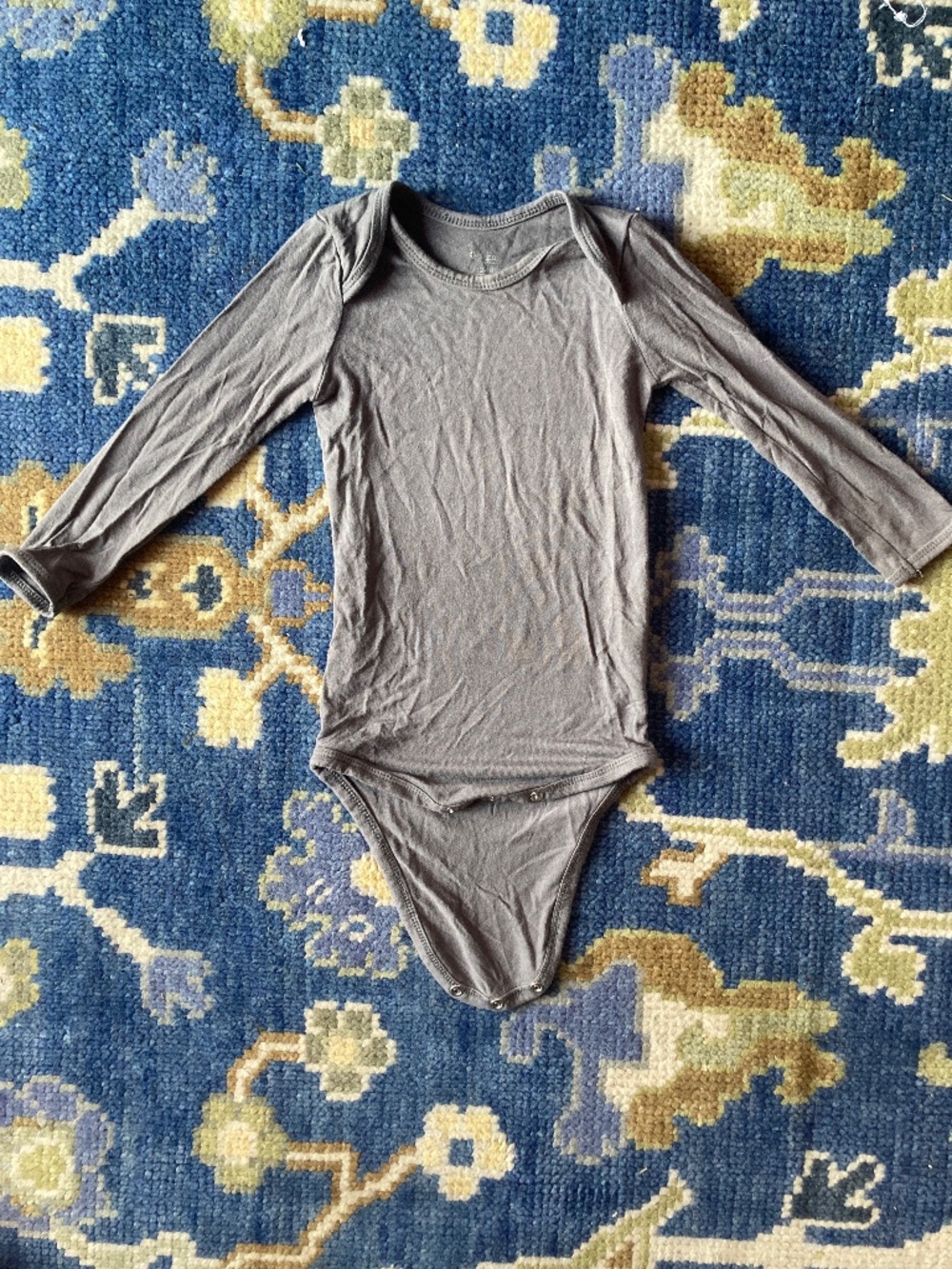 Kyte Baby long sleeved gray onesie size 12-18 month